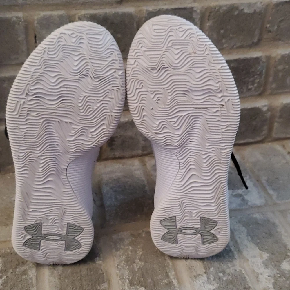 Under Armour Sneakers High Top Size 7.5 Jet Shoes White Gray Black Laces